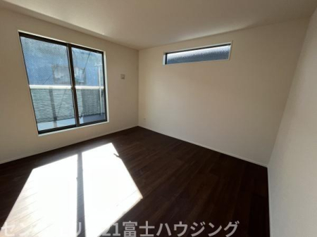 �_�ސ쌧������s���6���ڂ̐V�z��ˌ��Ă̐Q��