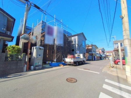 �_�ސ쌧������s���6���ڂ̐V�z��ˌ��Ă̑O�ʓ��H�܂ތ��n�ʐ^