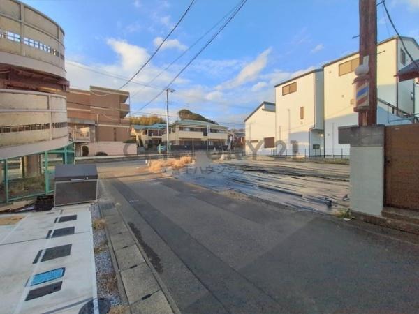 �_�ސ쌧����s�P�s1���ڂ̓y�n�̑O�ʓ��H�܂ތ��n�ʐ^