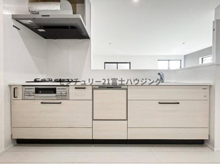 �_�ސ쌧���q�s���z4���ڂ̐V�z��ˌ��ẴL�b�`��