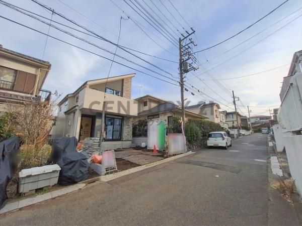 �_�ސ쌧����s�勘�̐V�z��ˌ��Ă̑O�ʓ��H�܂ތ��n�ʐ^