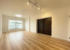 �_�ސ쌧����s�݂��̑�̒��Ã}���V�����̃��r���O