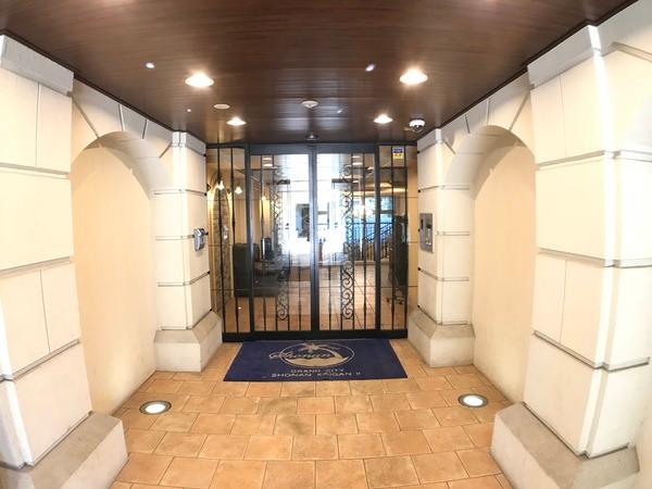 �_�ސ쌧����s�ғ����C��3���ڂ̒��Ã}���V�����̃G���g�����X