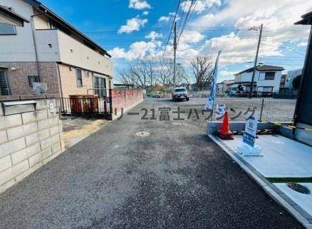 �_�ސ쌧����s�T���̐V�z��ˌ��Ă̑O�ʓ��H�܂ތ��n�ʐ^