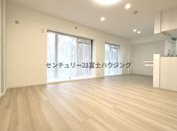 �_�ސ쌧������s���h 396�̒��Ã}���V�����̃��r���O