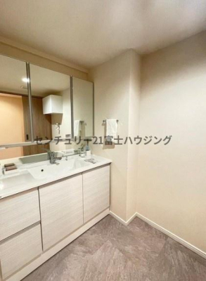 �_�ސ쌧����s�ғ����C��3���ڂ̒��Ã}���V�����̐��ʑ�E���ʏ�