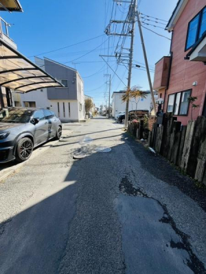 �_�ސ쌧������s�{��3���ڂ̐V�z��ˌ��Ă̑O�ʓ��H�܂ތ��n�ʐ^