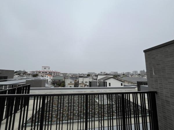 �_�ސ쌧������s���C��2���ڂ̒��Ã}���V�����̏Z�˂���̒��]�ʐ^