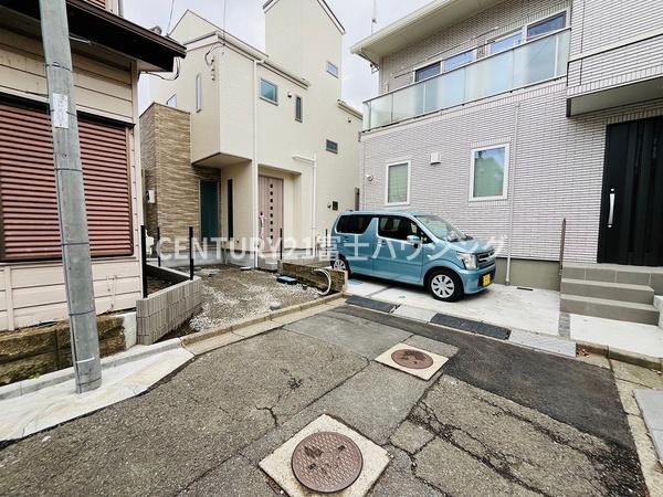 �_�ސ쌧���q�s���z4���ڂ̒��È�ˌ��Ă̑O�ʓ��H�܂ތ��n�ʐ^