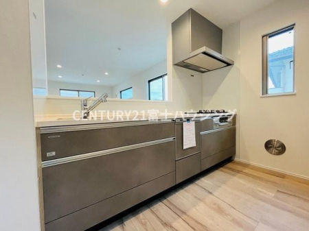 �_�ސ쌧���q�s���z4���ڂ̒��È�ˌ��ẴL�b�`��