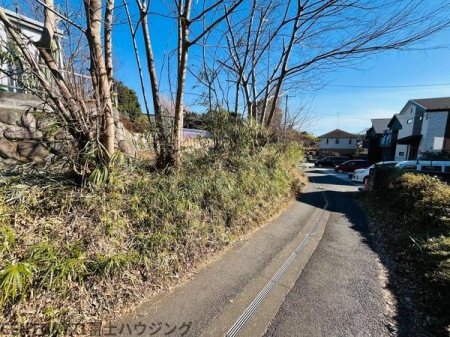 �_�ސ쌧����s�����̓y�n�̑O�ʓ��H�܂ތ��n�ʐ^