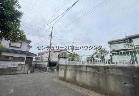 �_�ސ쌧����s�{���̓y�n�̑O�ʓ��H�܂ތ��n�ʐ^