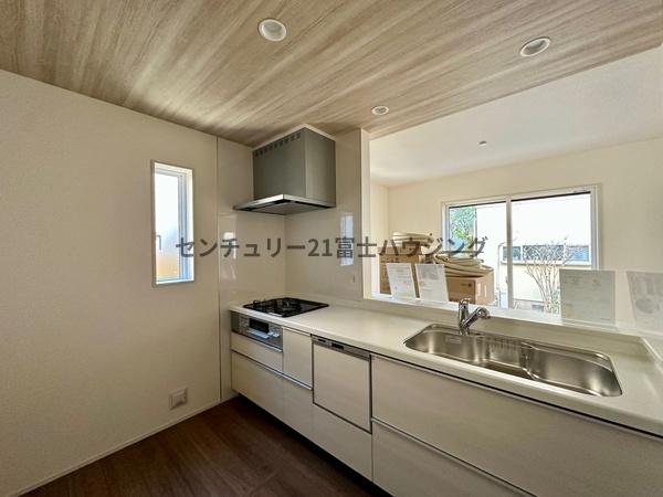 �_�ސ쌧���q�s�����5���ڂ̐V�z��ˌ��ẴL�b�`��