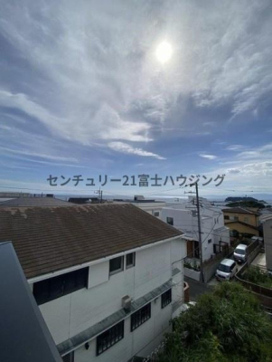 �_�ސ쌧���q�s�����K�l2���ڂ̐V�z��ˌ��Ă̏Z�˂���̒��]�ʐ^