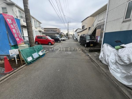 �_�ސ쌧������s�ԉH���̐V�z��ˌ��Ă̑O�ʓ��H�܂ތ��n�ʐ^