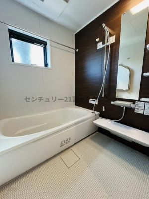 �_�ސ쌧������s�ԉH���̐V�z��ˌ��Ă̗���