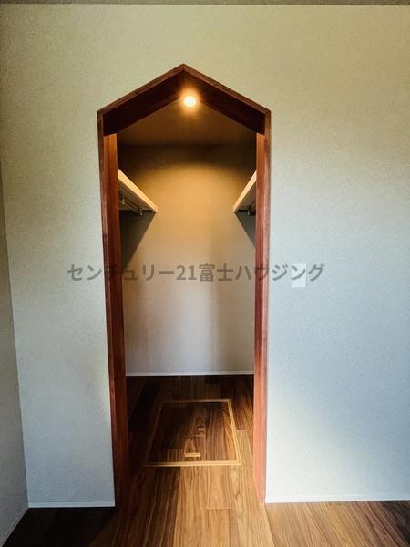 �_�ސ쌧������s�ԉH���̐V�z��ˌ��Ă̎��[