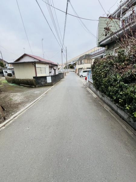 �_�ސ쌧������s�ԉH���̐V�z��ˌ��Ă̑O�ʓ��H�܂ތ��n�ʐ^