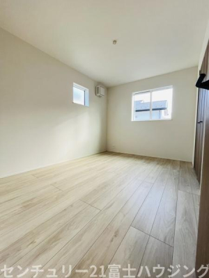 �_�ސ쌧������s�����̐V�z��ˌ��Ă̐Q��