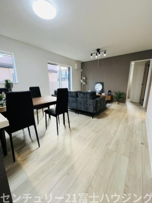 �_�ސ쌧������s�����̐V�z��ˌ��Ẵ��r���O