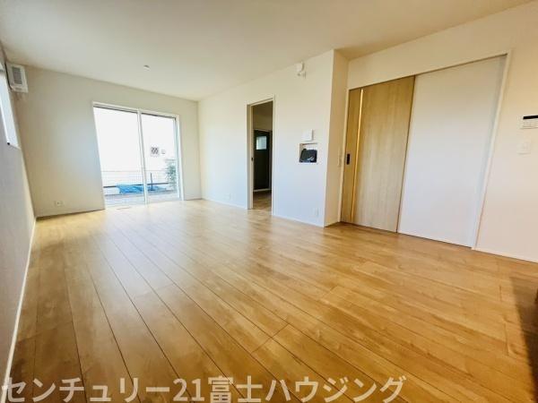 �_�ސ쌧������s�����̐V�z��ˌ��Ẵ��r���O