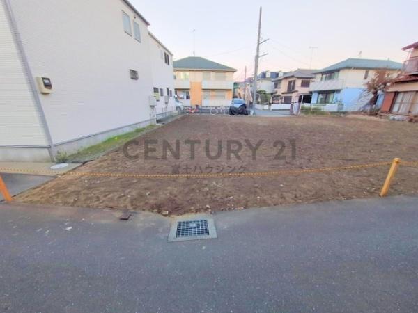 �_�ސ쌧����s�ғ��V��3���ڂ̓y�n�̑O�ʓ��H�܂ތ��n�ʐ^