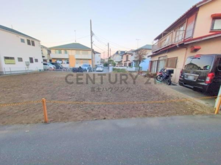 �_�ސ쌧����s�ғ��V��3���ڂ̓y�n�̑O�ʓ��H�܂ތ��n�ʐ^