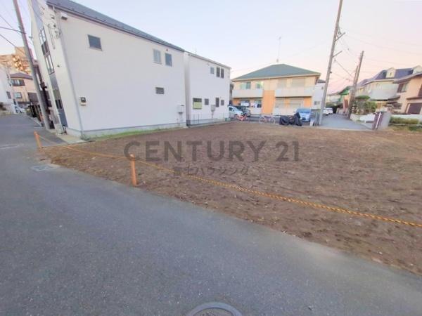 �_�ސ쌧����s�ғ��V��3���ڂ̓y�n�̑O�ʓ��H�܂ތ��n�ʐ^