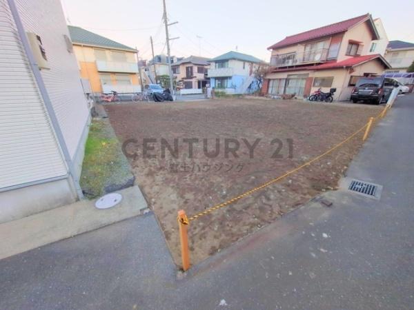 �_�ސ쌧����s�ғ��V��3���ڂ̓y�n�̑O�ʓ��H�܂ތ��n�ʐ^