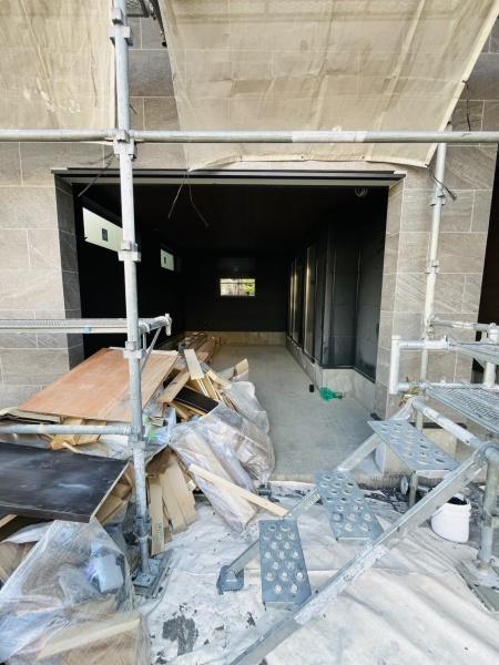 �_�ސ쌧������s�l�|3���ڂ̐V�z��ˌ��Ă̒��ԏ�