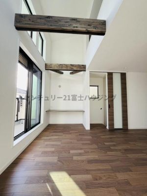 �_�ސ쌧������s�΂��l�̐V�z��ˌ��Ẵ��r���O