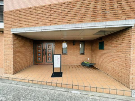 �_�ސ쌧����s����2���ڂ̒��Ã}���V�����̃G���g�����X