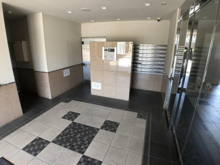 �_�ސ쌧����s���ؑ�1���ڂ̒��Ã}���V�����̃G���g�����X