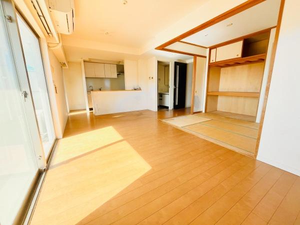 �_�ސ쌧����s���ؑ�1���ڂ̒��Ã}���V�����̃��r���O