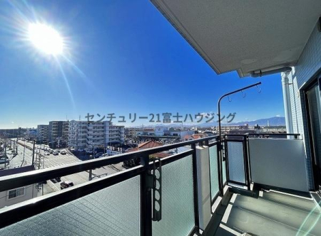 �_�ސ쌧����s�ΐ�2���ڂ̒��Ã}���V�����̏Z�˂���̒��]�ʐ^