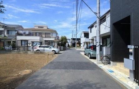 �_�ސ쌧������s�����̓y�n�̑O�ʓ��H�܂ތ��n�ʐ^