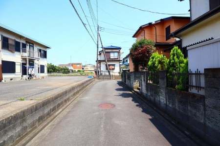 �_�ސ쌧����s����̓y�n�̑O�ʓ��H�܂ތ��n�ʐ^