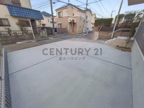 �_�ސ쌧����s�����C��7���ڂ̐V�z��ˌ��Ă̑O�ʓ��H�܂ތ��n�ʐ^