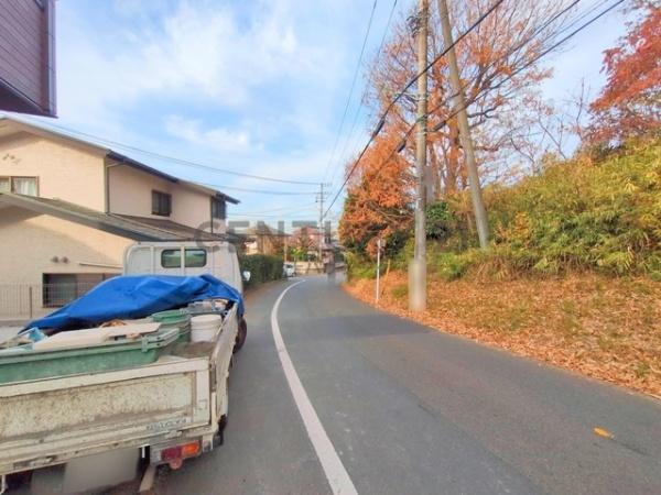 �_�ސ쌧����s�V�_��3���ڂ̐V�z��ˌ��Ă̑O�ʓ��H�܂ތ��n�ʐ^