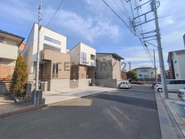 �_�ސ쌧����s�ΐ�̐V�z��ˌ��Ă̑O�ʓ��H�܂ތ��n�ʐ^