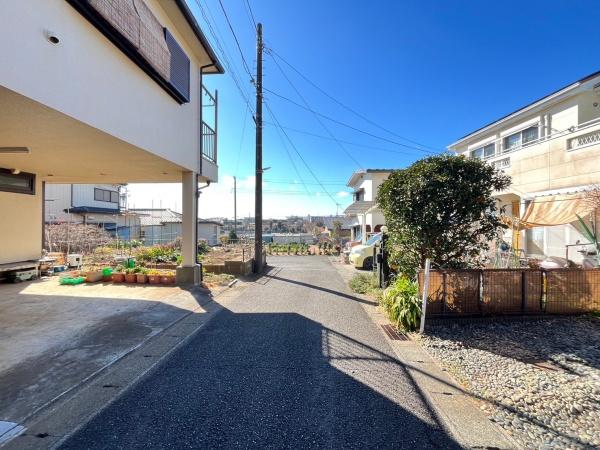 �_�ސ쌧����s�����̓y�n�̑O�ʓ��H�܂ތ��n�ʐ^