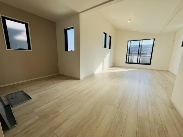 �_�ސ쌧������s�ᏼ���̐V�z��ˌ��Ẵ��r���O