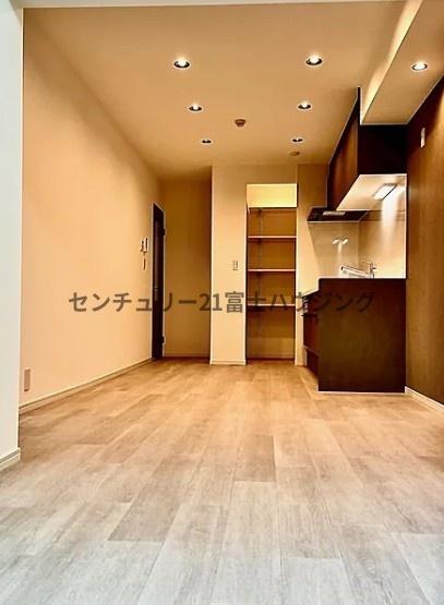 �_�ސ쌧������s���Z���̒��Ã}���V�����̃��r���O