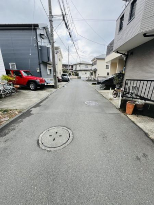 �_�ސ쌧������s�����̒��È�ˌ��Ă̑O�ʓ��H�܂ތ��n�ʐ^