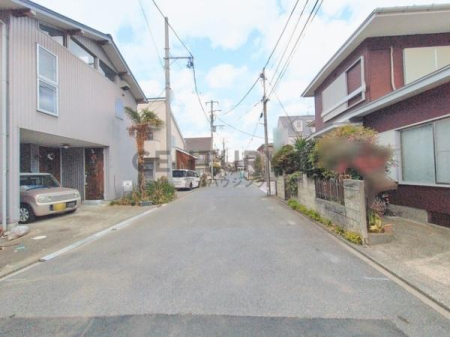 �_�ސ쌧������s�΂��l�̐V�z��ˌ��Ă̑O�ʓ��H�܂ތ��n�ʐ^