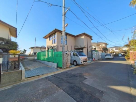 �_�ސ쌧����s�А��R5���ڂ̐V�z��ˌ��Ă̑O�ʓ��H�܂ތ��n�ʐ^