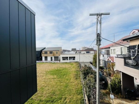 �_�ސ쌧������s������2���ڂ̐V�z��ˌ��Ă̏Z�˂���̒��]�ʐ^