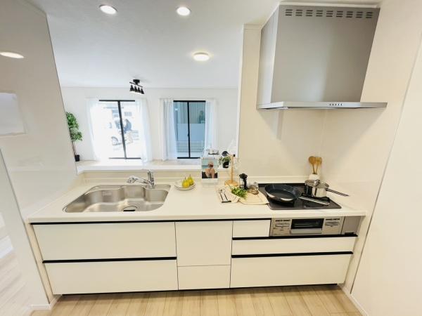 �_�ސ쌧������s������2���ڂ̐V�z��ˌ��ẴL�b�`��