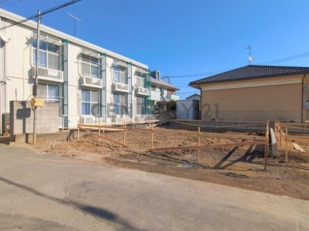 �_�ސ쌧������s����1���ڂ̐V�z��ˌ��Ă̑O�ʓ��H�܂ތ��n�ʐ^