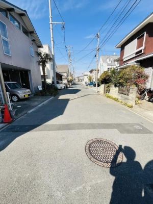 �_�ސ쌧������s�΂��l�̐V�z��ˌ��Ă̑O�ʓ��H�܂ތ��n�ʐ^